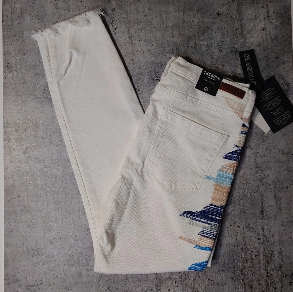 BlankNYC Cream Embroidered Jeans - Picture 4 of 10